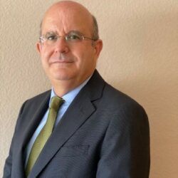 Manuel de Martín Mas Speaker at Large Scale Solar Central and Eastern Europe Manuel de Martín Mas Speaker at Large Scale Solar Central and Eastern Europe